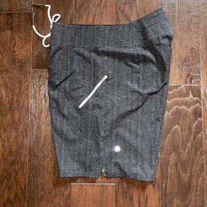 Lululemon Men’s Swim Trunks.  7” inseam. Black & gray. Size 32.